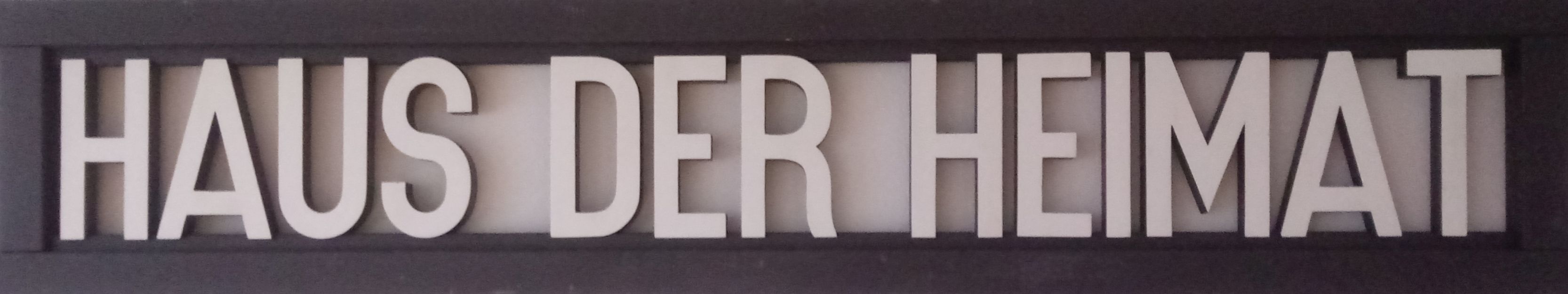 Holzbuchstaben Haus der Heimat